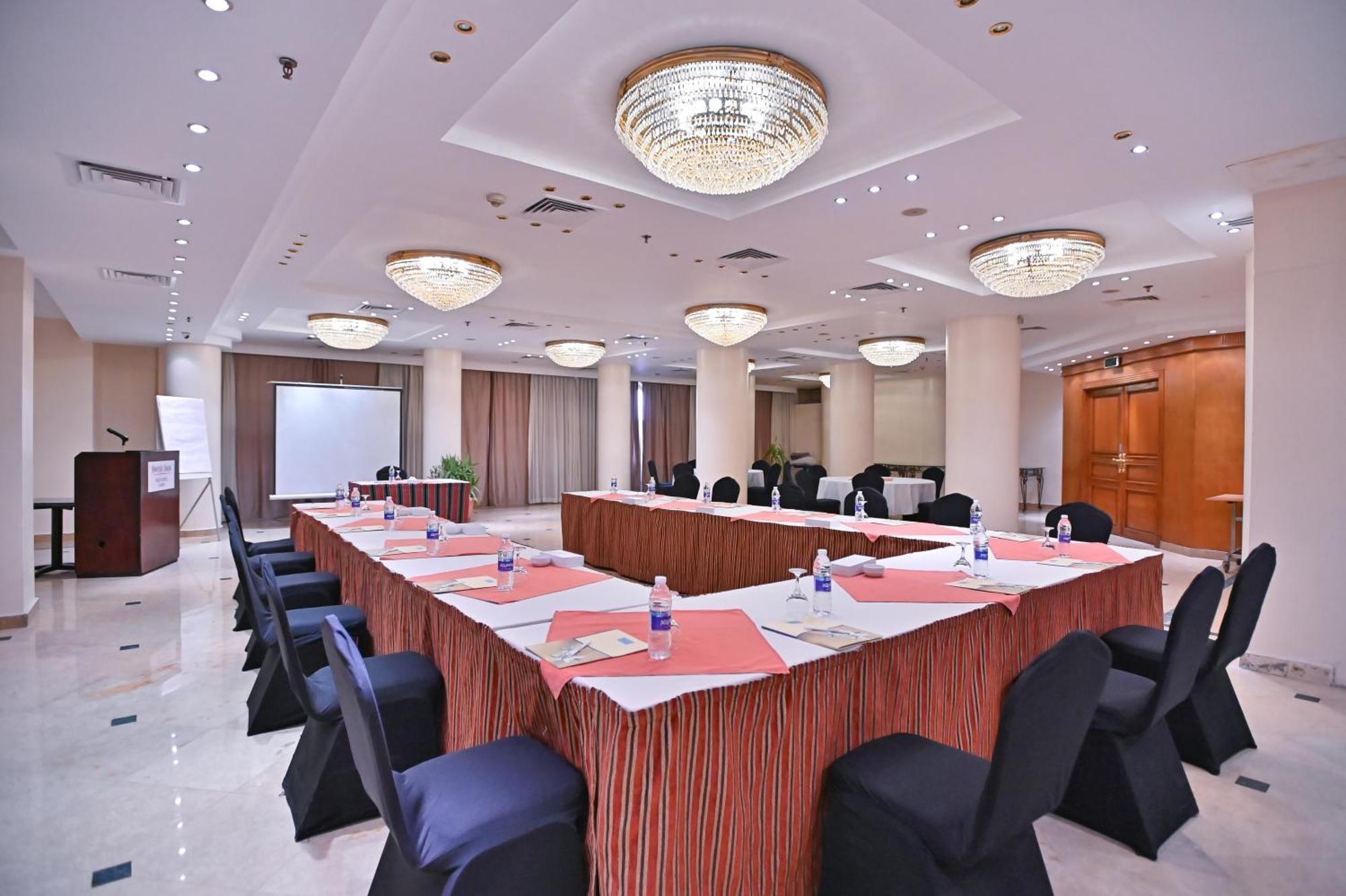 Swiss Inn Nile Hotel Giza Екстериор снимка