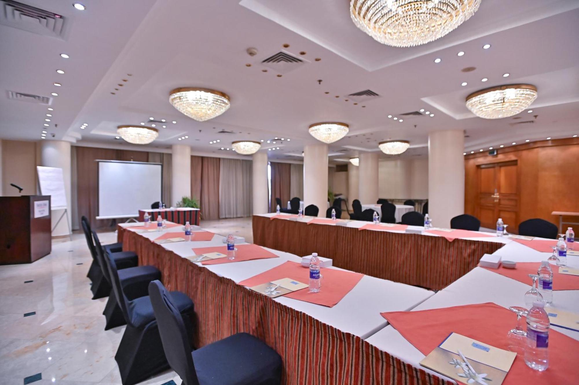 Swiss Inn Nile Hotel Giza Екстериор снимка