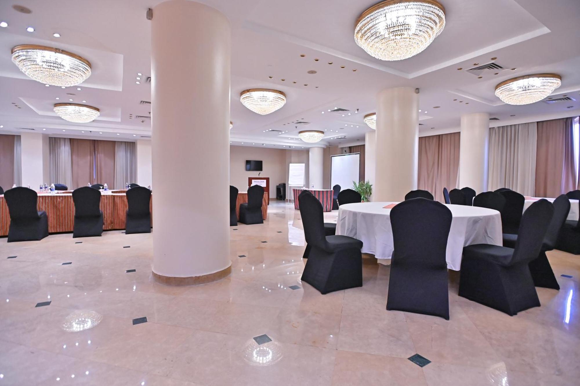 Swiss Inn Nile Hotel Giza Екстериор снимка