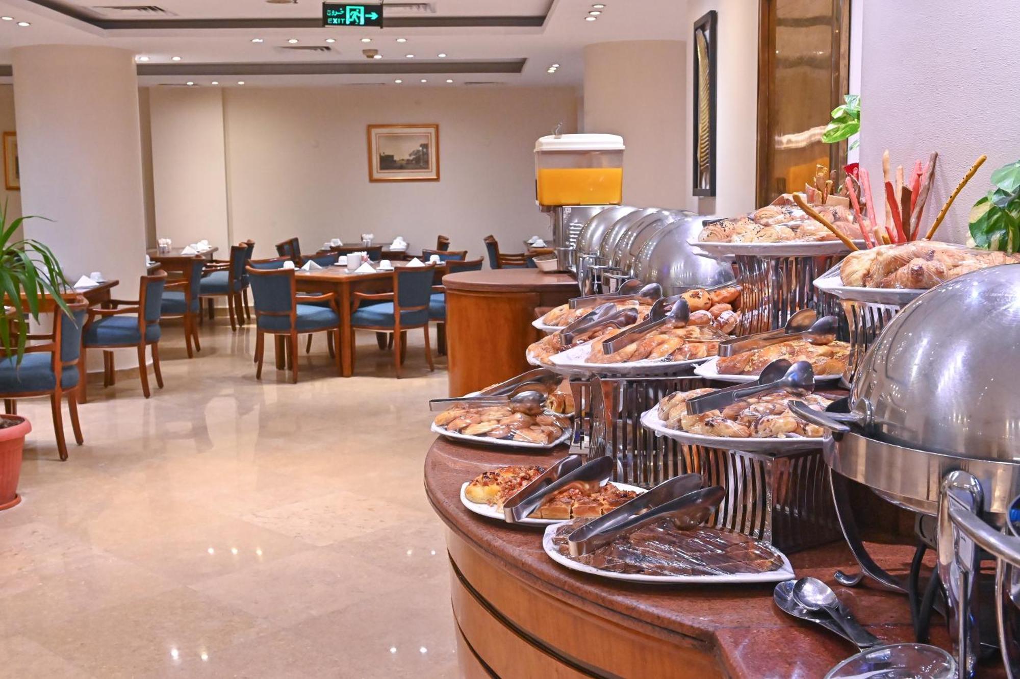 Swiss Inn Nile Hotel Giza Екстериор снимка