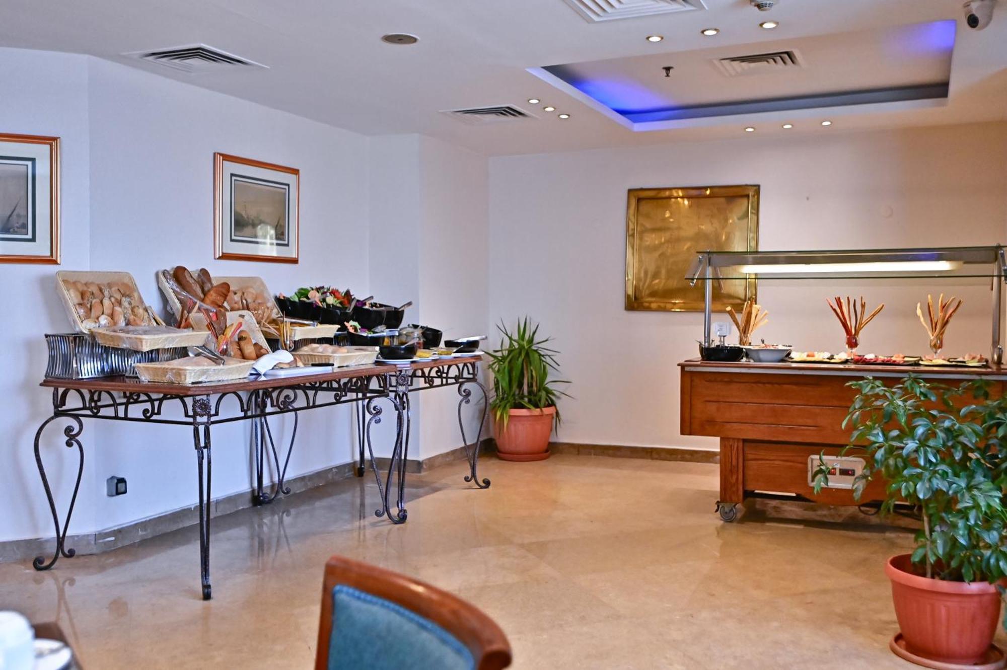 Swiss Inn Nile Hotel Giza Екстериор снимка