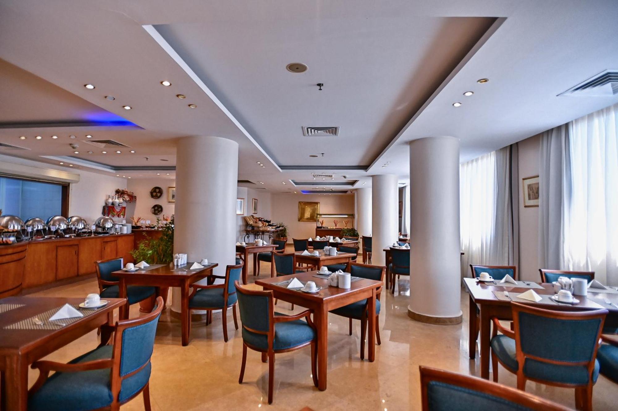 Swiss Inn Nile Hotel Giza Екстериор снимка